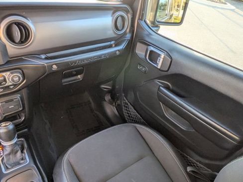 Used 2021 Jeep Wrangler Willys image 24