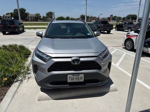 Used 2023 Toyota RAV4 XLE w/ Convenience Package FWD image 2