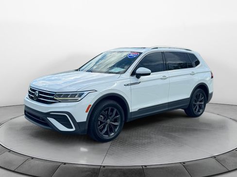 Used 2022 Volkswagen Tiguan SE FWD image 3