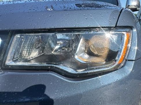 Used 2020 Jeep Grand Cherokee Limited AWD/4WD image 11