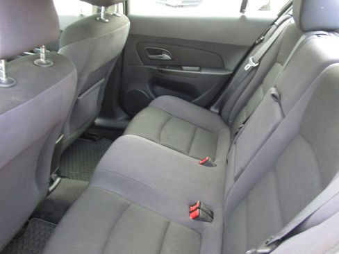 Used 2014 Chevrolet Cruze LT image 9