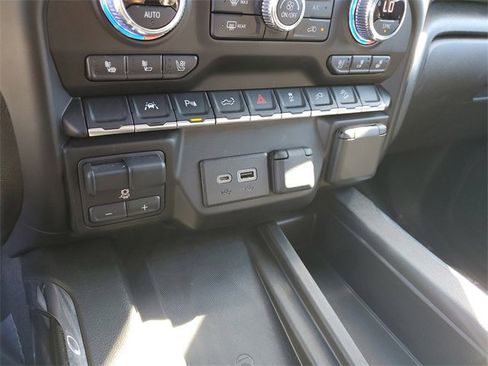 Used 2022 GMC Sierra 1500 AT4 w/ AT4 Premium Package image 22