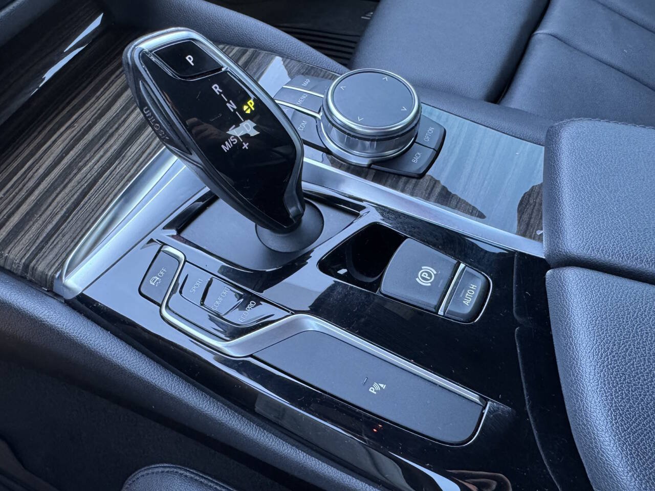 Used 2018 BMW 530i RWD image 15