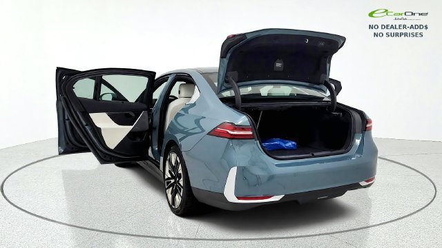 Used 2026 BMW i5 eDrive40 AWD/4WD image 16