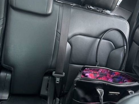 Used 2016 Ford Explorer XLT w/ Equipment Group 202A image 34