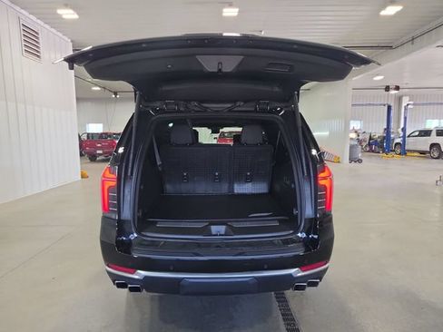 Used 2025 Chevrolet Suburban High Country AWD/4WD image 28