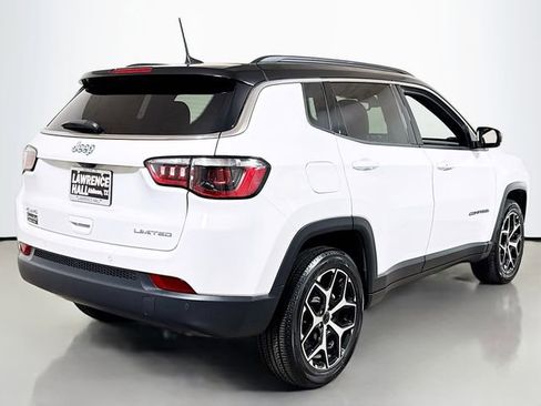 Used 2025 Jeep Compass Limited AWD/4WD image 4