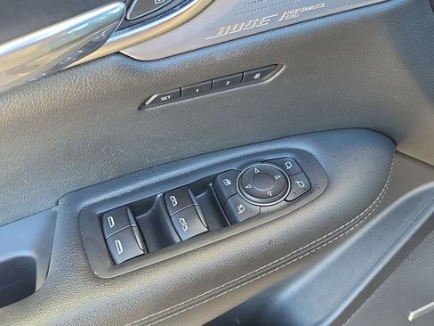 Used 2023 Cadillac XT6 Premium Luxury image 18