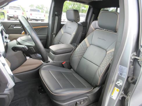 Used 2024 GMC Canyon Denali AWD/4WD image 23