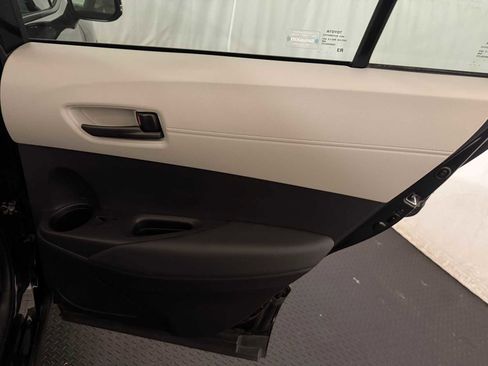 Certified 2022 Toyota Corolla Cross LE image 26