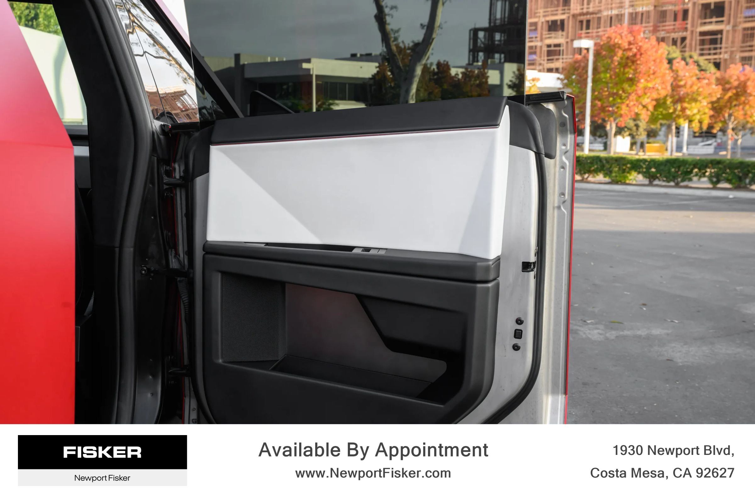 Used 2024 Tesla Cybertruck AWD Crew Cab image 24