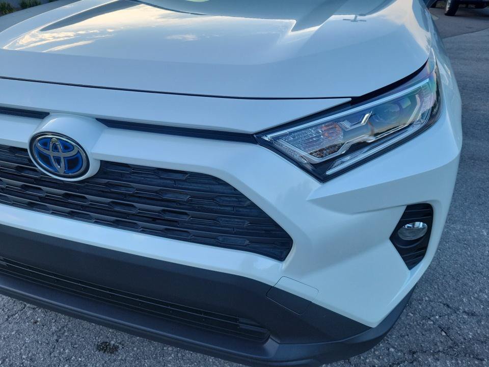 Used 2021 Toyota RAV4 XLE Premium AWD/4WD image 30