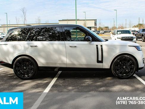 Used 2024 Land Rover Range Rover Long Wheelbase Autobiography image 9