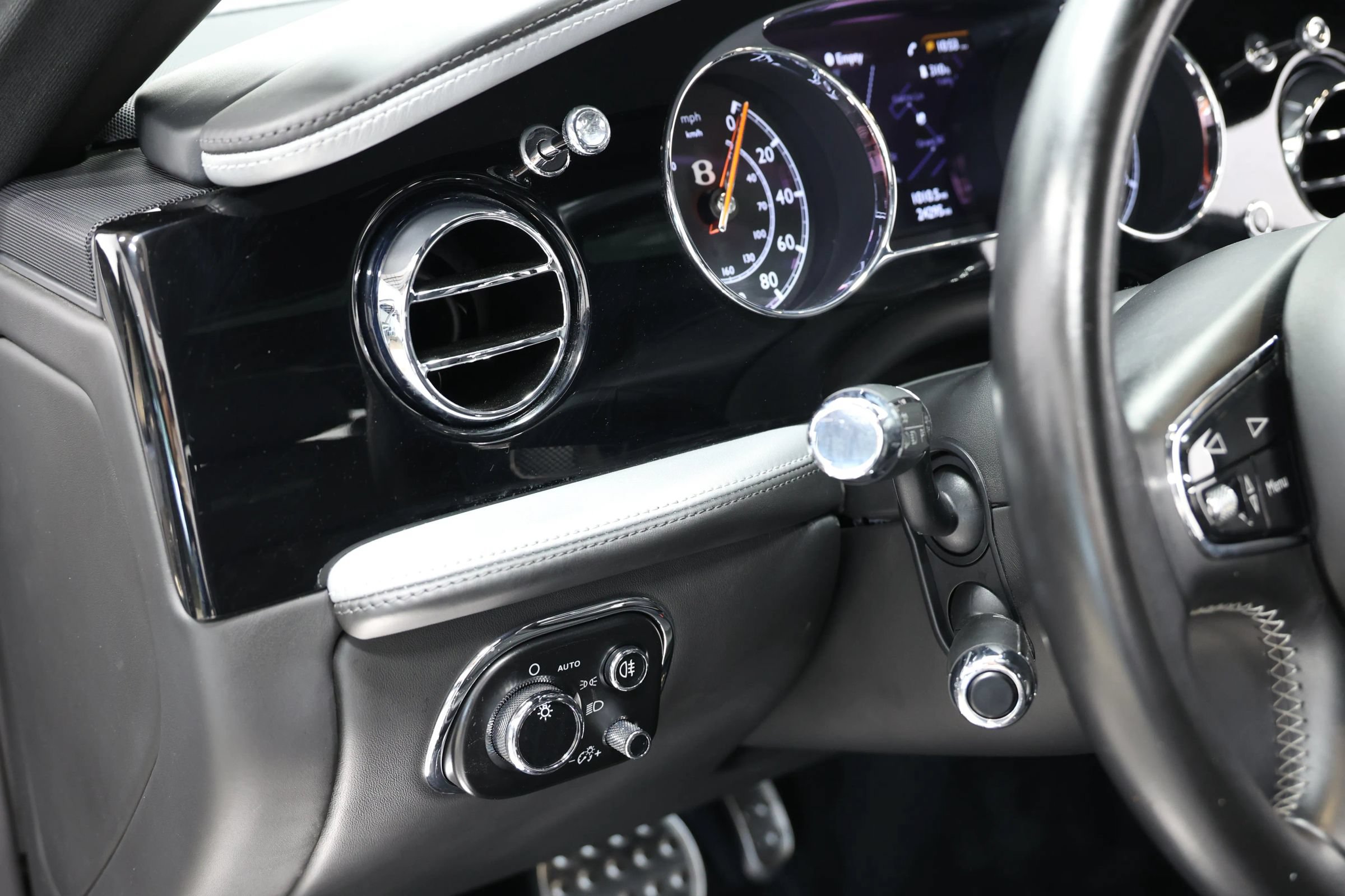 Used 2018 Bentley Mulsanne RWD image 26