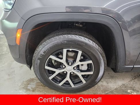 Certified 2025 Jeep Grand Cherokee Limited AWD/4WD image 40