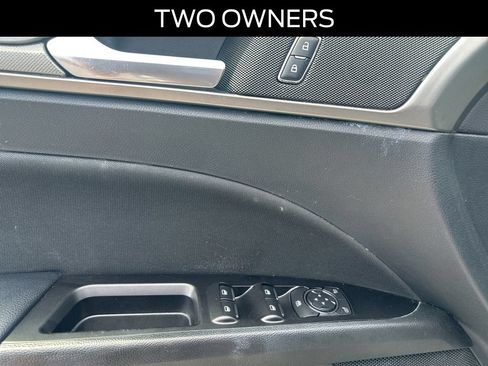 Used 2017 Ford Fusion SE w/ Fusion SE Technology Package FWD image 10