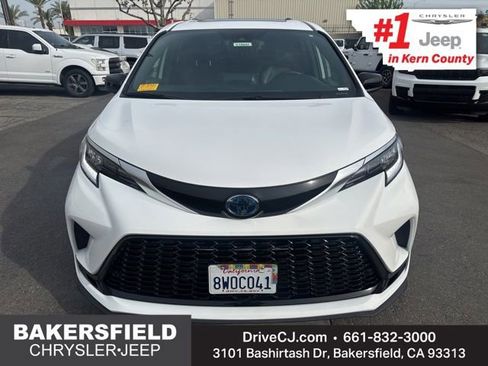 Used 2021 Toyota Sienna XSE image 9