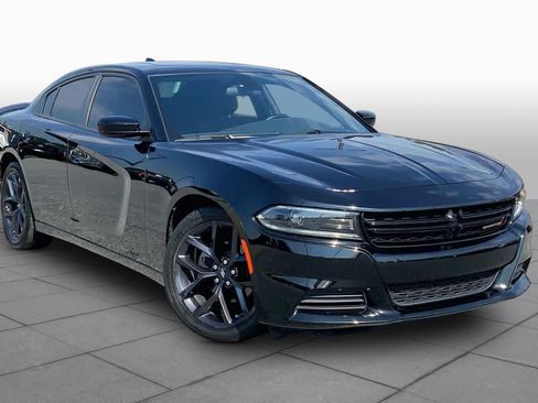 Used 2023 Dodge Charger SXT w/ Blacktop Package RWD image 3