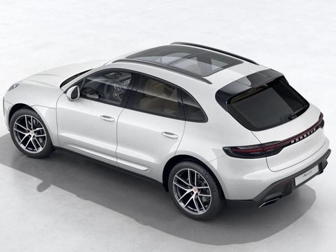 Certified 2026 Porsche Macan AWD/4WD image 9