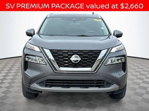 Used 2022 Nissan Rogue SV w/ SV Premium Package FWD image 2