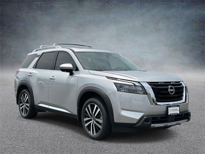 New 2025 Nissan Pathfinder Platinum w/ Cargo Package