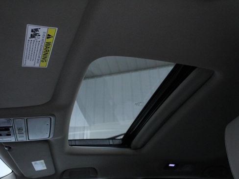 Used 2018 Honda Odyssey EX-L image 22