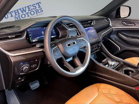 Used 2024 Jeep Grand Cherokee Limited 4xe AWD/4WD image 18