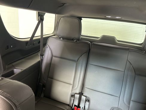Used 2024 GMC Yukon XL Denali image 29