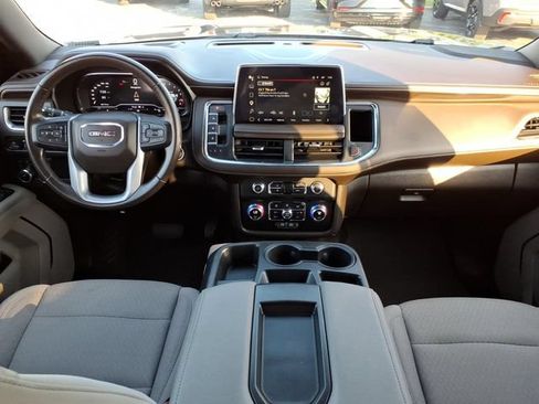 Used 2022 GMC Yukon XL SLE w/ Gmc Pro Safety Plus Package AWD/4WD image 19