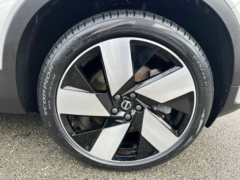 Certified 2023 Volvo C40 P8 Recharge Ultimate w/ Protection Package Premier image 9