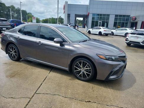 Certified 2024 Toyota Camry SE FWD image 9
