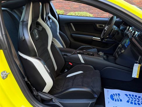 Used 2021 Ford Mustang Shelby GT500 w/ Carbon Fiber Track Pack image 67