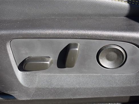 Certified 2025 Chevrolet Colorado ZR2 w/ Midnight Edition image 25