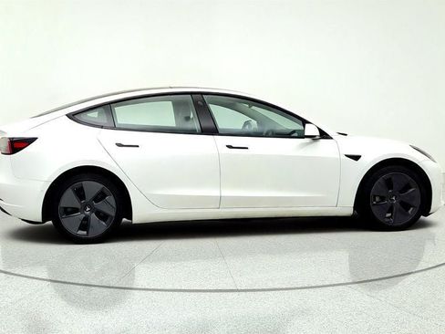 Used 2021 Tesla Model 3 Standard Range Plus RWD image 4