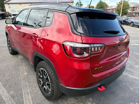 Certified 2025 Jeep Compass Trailhawk AWD/4WD image 7