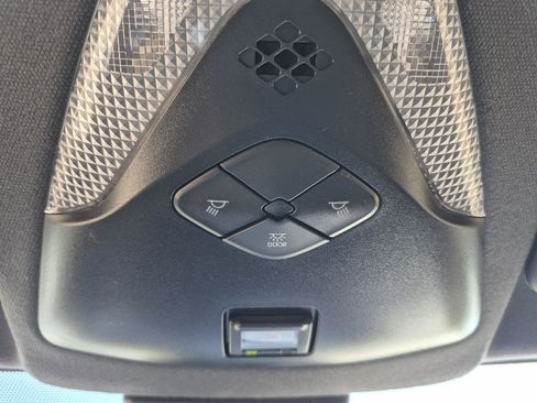 Used 2021 Toyota C-HR XLE image 23