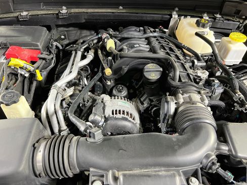 Used 2023 Jeep Gladiator Sport AWD/4WD image 27