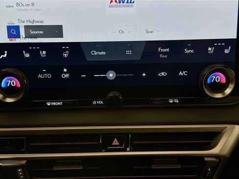 Used 2023 Lexus RX 350 Premium Plus w/ Accessory Package (Z1) AWD/4WD image 17
