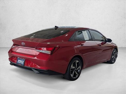Used 2023 Hyundai Elantra SEL w/ Convenience Package FWD image 5