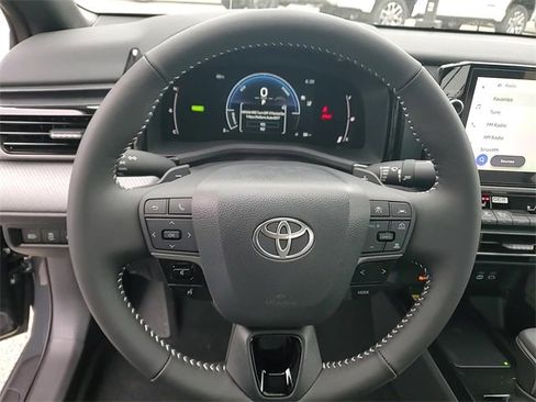 Used 2026 Toyota Camry SE image 12