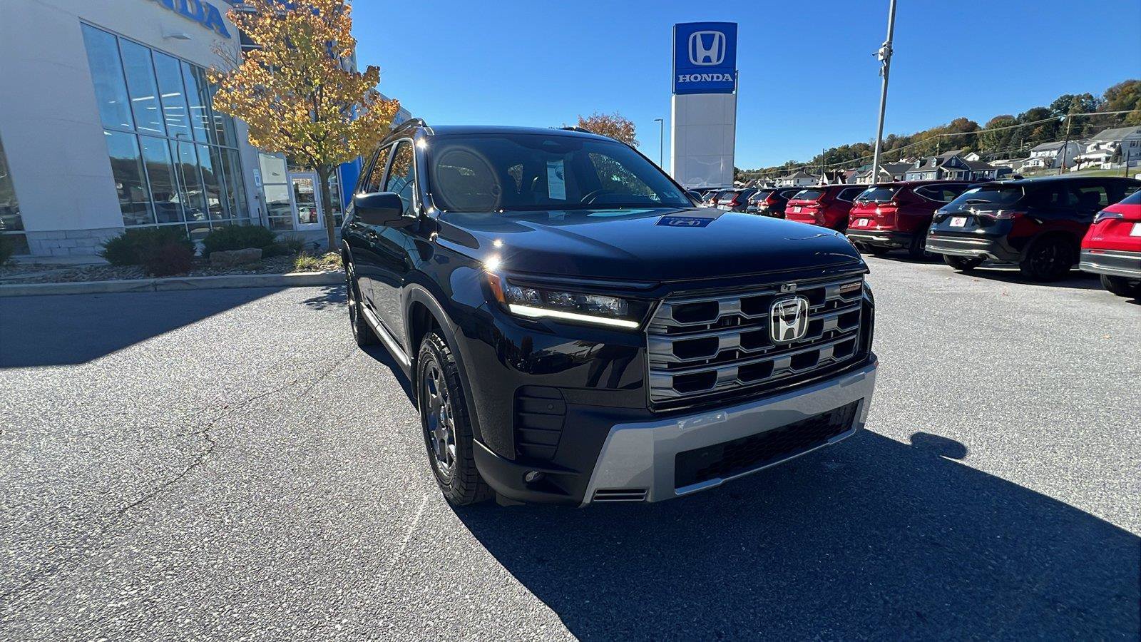 New 2026 Honda Pilot TrailSport image 2