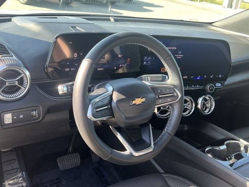 Used 2024 Chevrolet Blazer EV LT AWD/4WD image 11