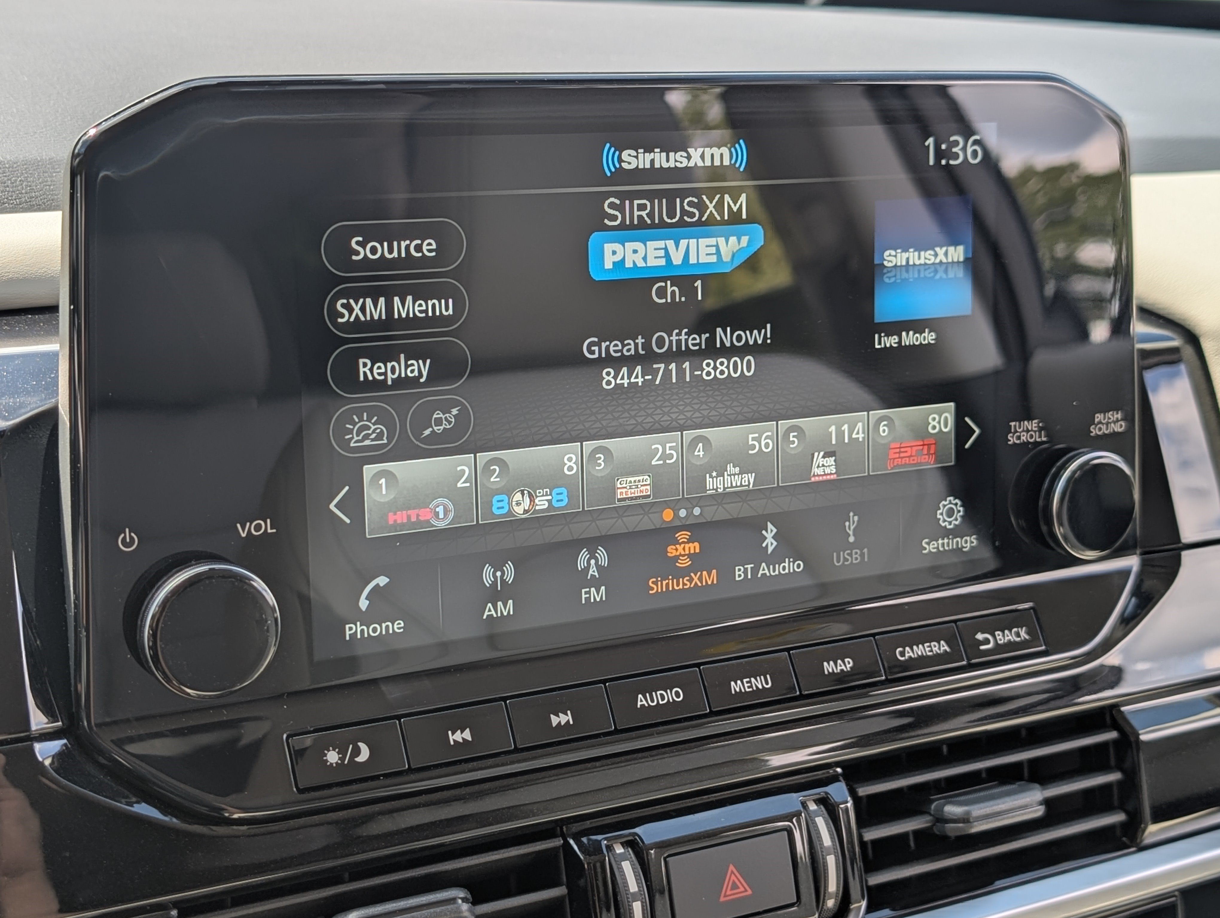 Used 2025 Nissan Pathfinder SL FWD image 30