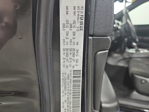 Used 2019 Jeep Grand Cherokee Laredo RWD image 29