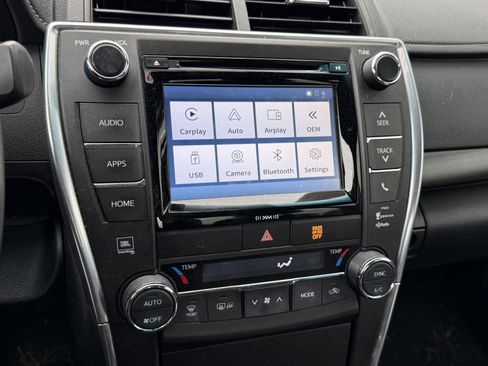 Used 2017 Toyota Camry XLE FWD image 23