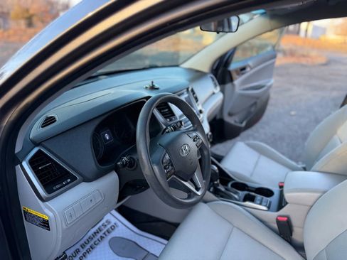 Used 2017 Hyundai Tucson SE image 28