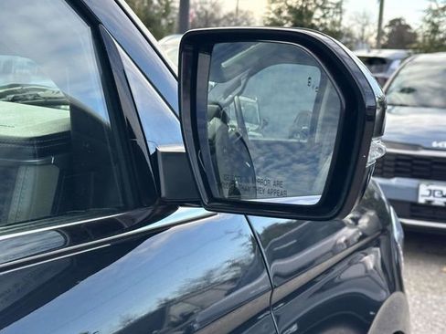 Used 2023 Ford Expedition Limited image 27