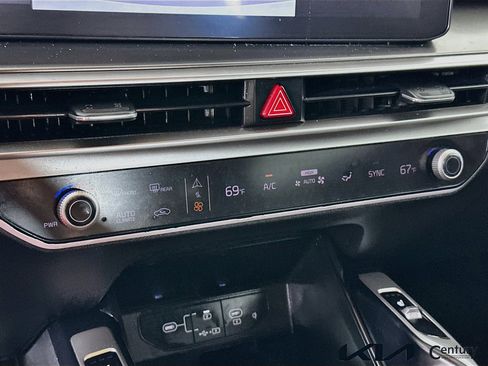 Certified 2024 Kia Sorento S image 16