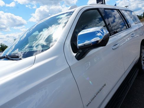 New 2025 Chevrolet Suburban Premier image 13