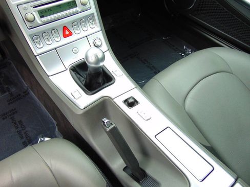 Used 2005 Chrysler Crossfire Limited RWD image 19